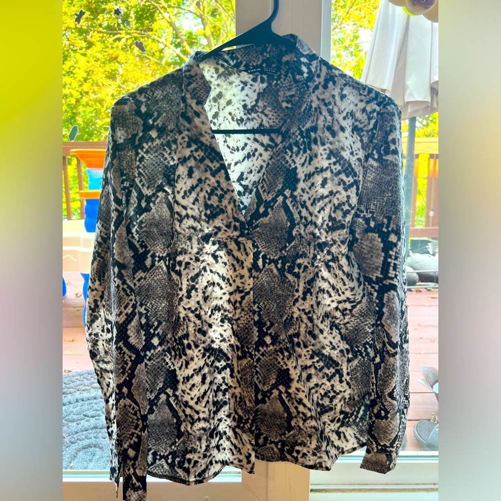Women’s Blouse, Snakeskin Pattern, size M